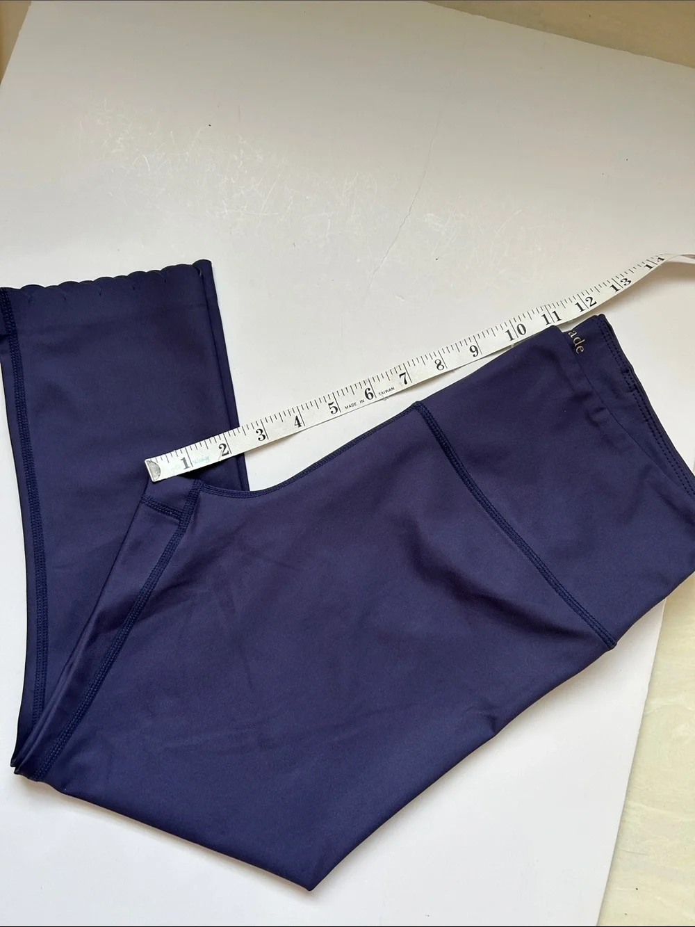 kate spade Navy Scalloped-Hem Crop Leggings M